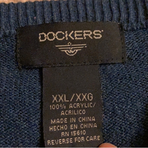 Dockers | V-Neck Argyle Sweater - Picture 4 of 4